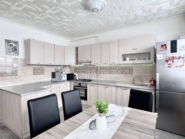 Eladó ház Verpelét 206 nm