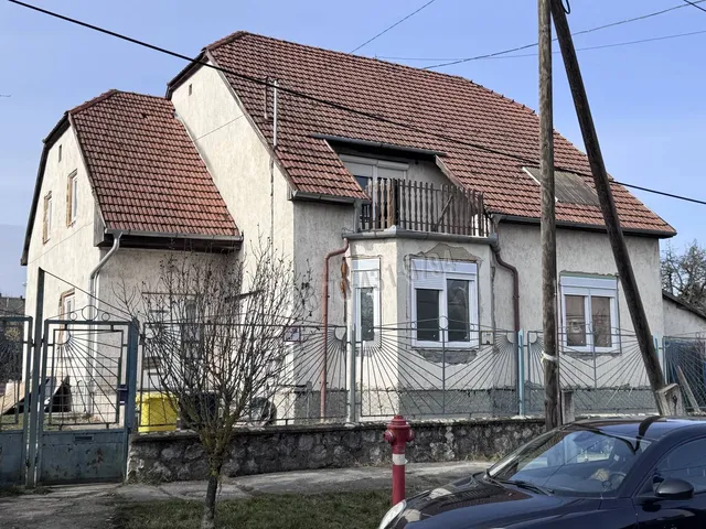 Eladó ház Eger, Lajosváros 220 nm