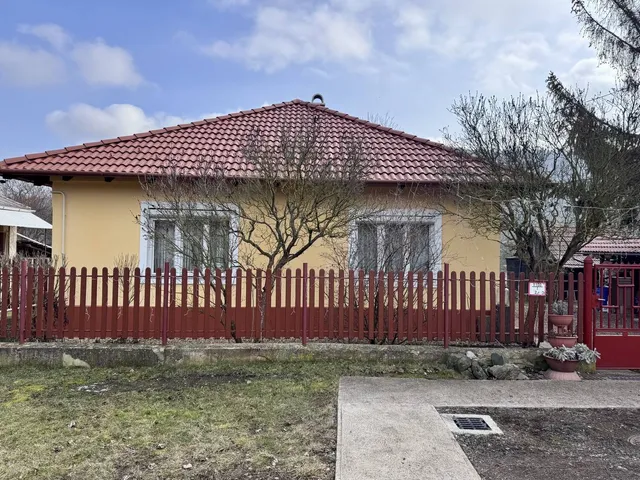 Eladó ház Bátor 51 nm