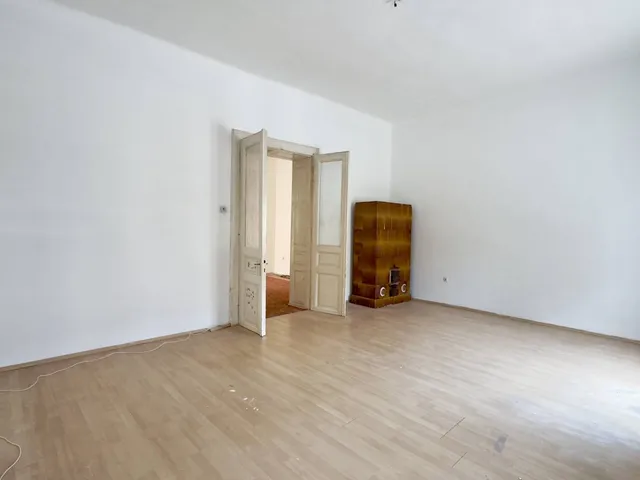Eladó lakás Eger, Maklárihóstya 73 nm