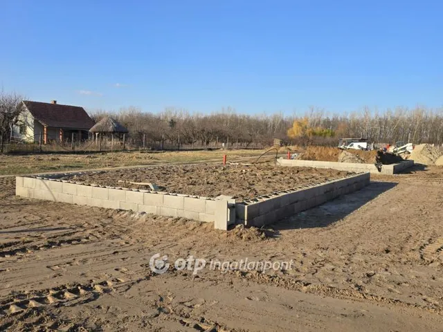 Eladó ház Dánszentmiklós 60 nm