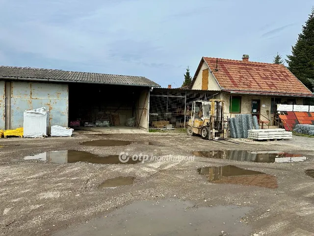 Eladó kereskedelmi és ipari ingatlan Albertirsa, kertváros 35 nm