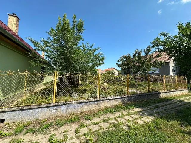 Eladó telek Ceglédbercel 683 nm