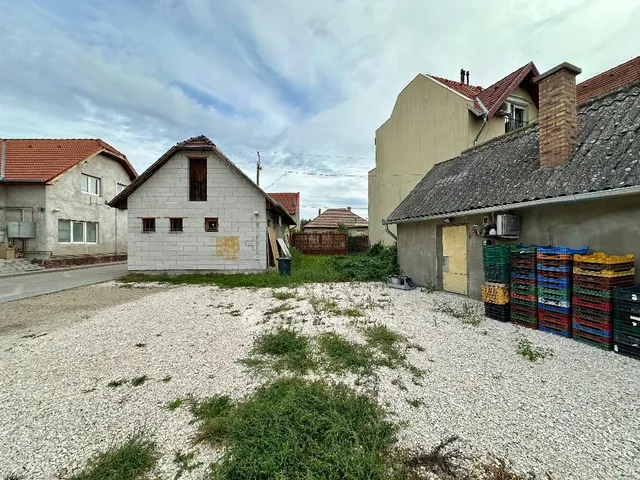 Eladó ház Monor 228 nm