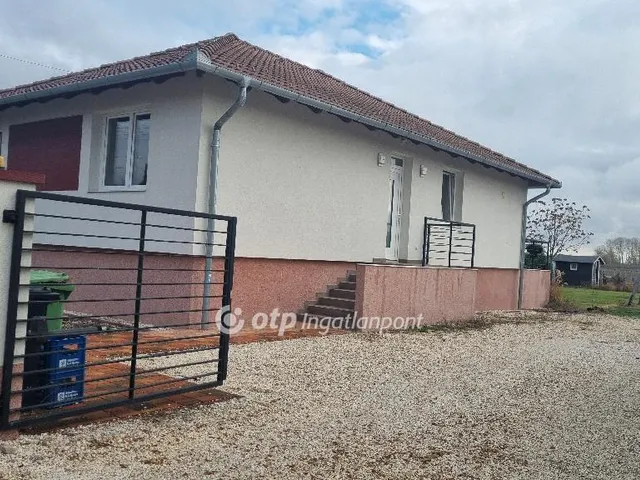 Eladó ház Táborfalva 92 nm