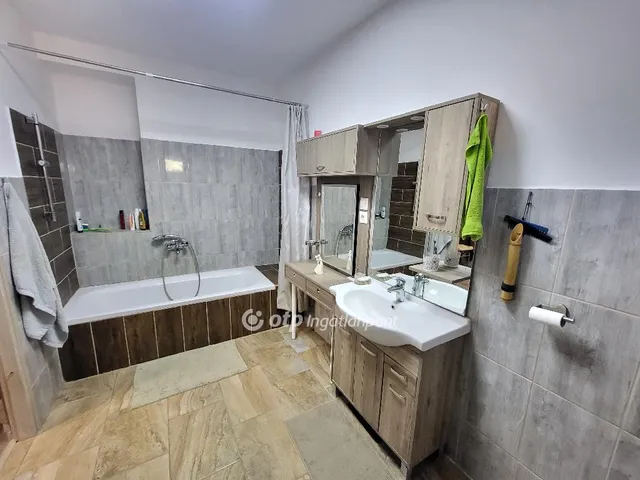 Eladó ház Vecsés 121 nm