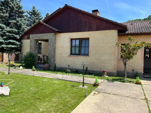 Eladó ház Hernád 156 nm