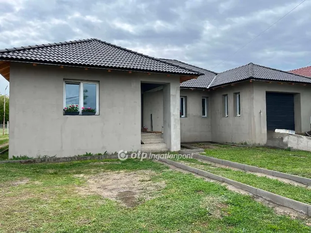 Eladó ház Nagykáta 163 nm