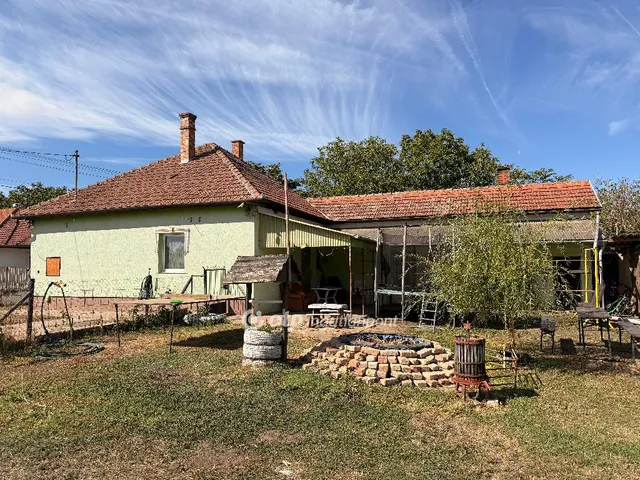 Eladó ház Törtel 86 nm