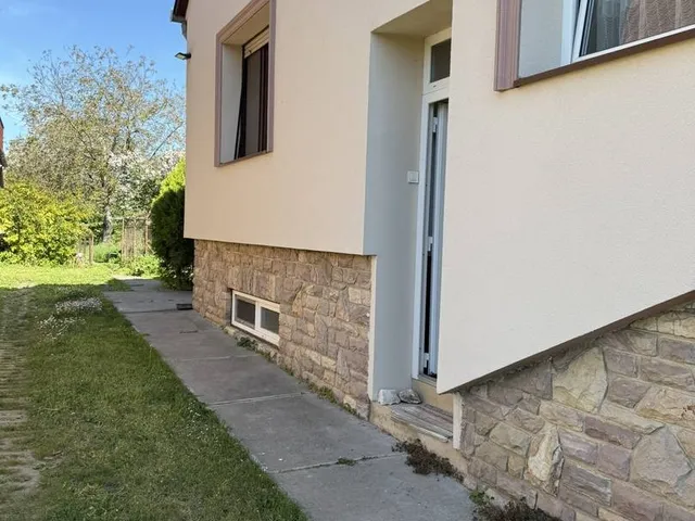Eladó ház Kartal 180 nm