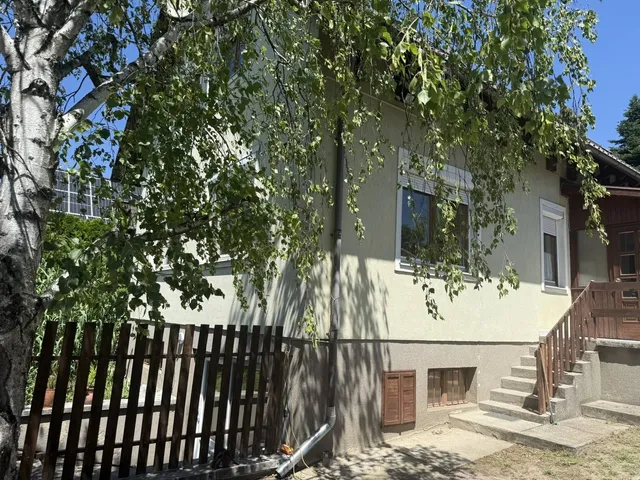 Eladó ház Veresegyház, Öreghegy 213 nm