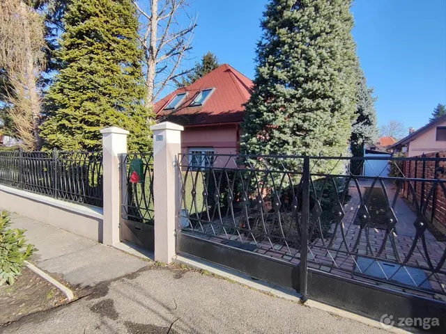 Eladó ház Budapest XVI. kerület, Rákosszentmihály 284 nm