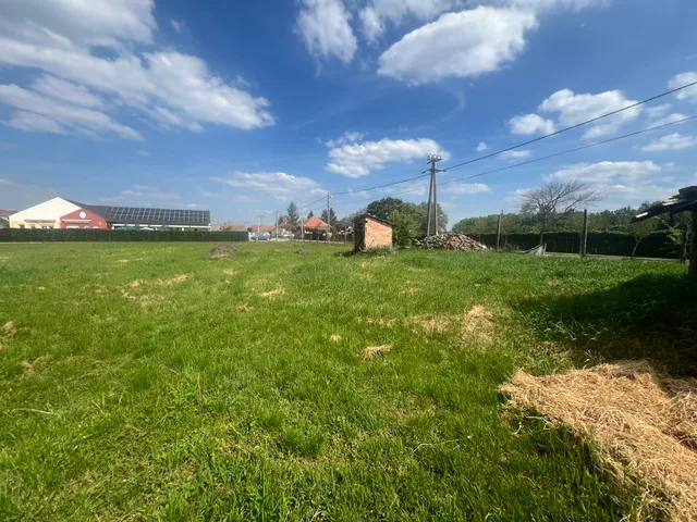 Eladó telek Deszk 1499 nm