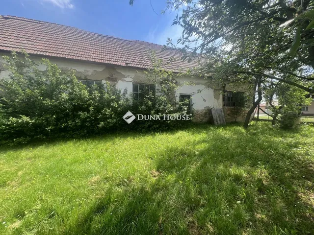 Eladó telek Deszk 1499 nm