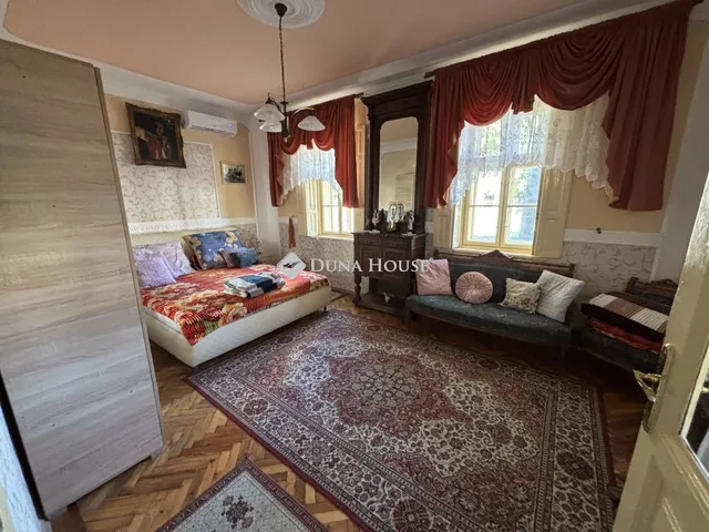 Eladó ház Szarvas, Szabadság út 270 nm