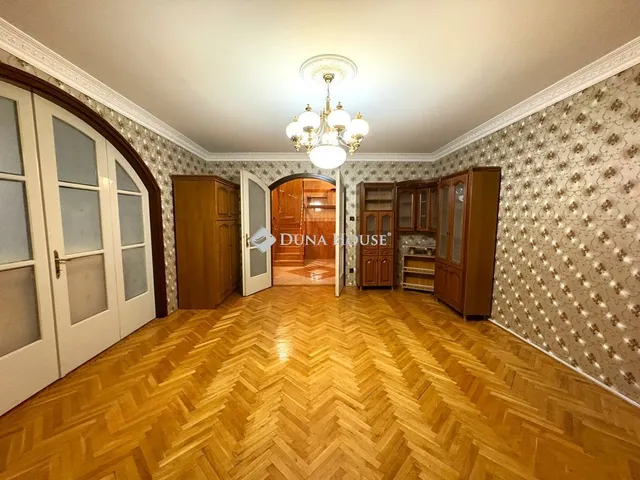 Eladó lakás Szeged, Zoltán utca 136 nm