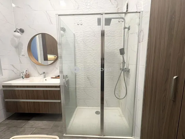 Kiadó lakás Szeged, Kossuth Lajos sugárút 59 nm