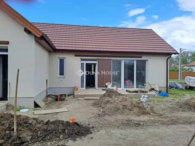 Eladó ház Mindszent, Petőfi Sándor utca 74 nm