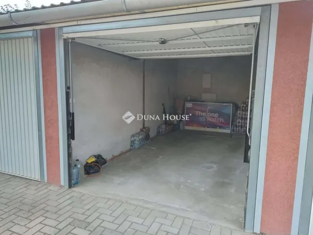 Eladó garázs Szeged, Hétvezér utca 15 nm
