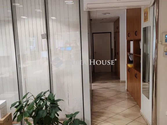 Eladó kereskedelmi és ipari ingatlan Kecskemét 450 nm