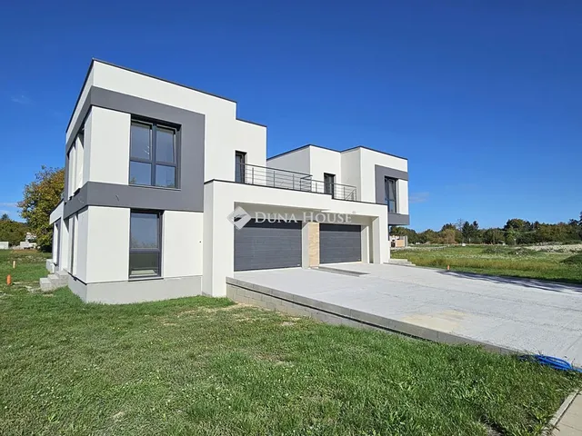 Eladó lakás Győr 205 nm