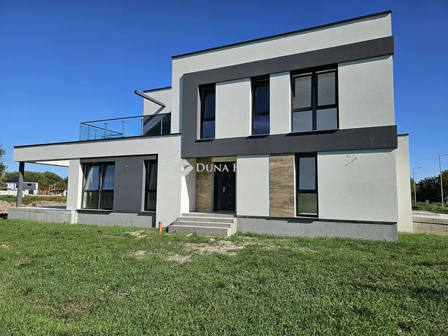 Eladó lakás Győr 205 nm