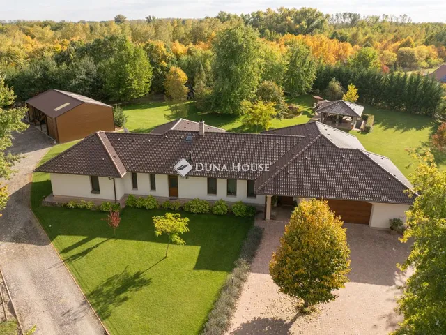 Eladó ház Kecskemét 220 nm