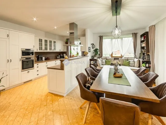 Eladó ház Kecskemét 220 nm