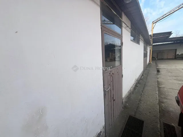 Kiadó kereskedelmi és ipari ingatlan Kecskemét 40 nm