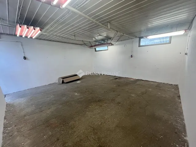 Kiadó kereskedelmi és ipari ingatlan Kecskemét 40 nm