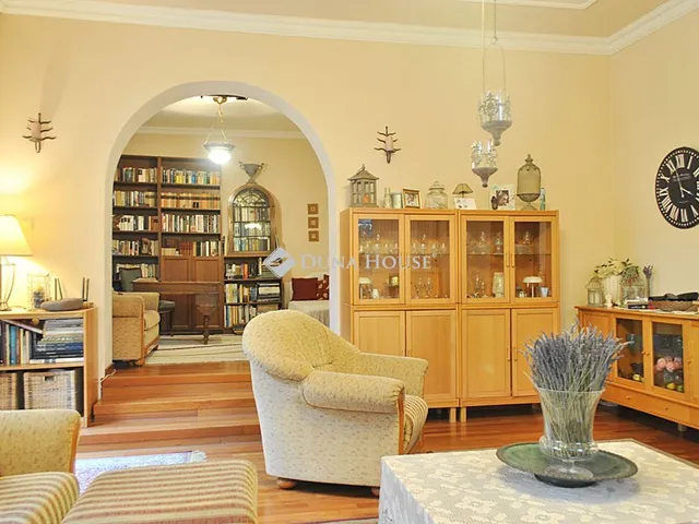 Eladó ház Kecskemét 260 nm