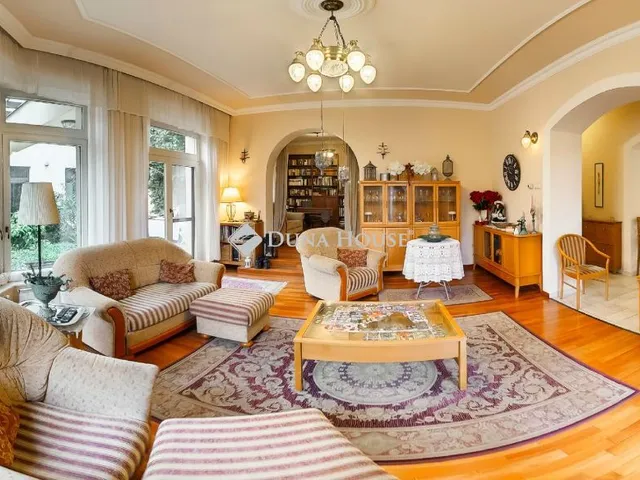 Eladó ház Kecskemét 280 nm