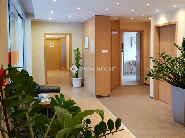 Eladó kereskedelmi és ipari ingatlan Kecskemét 485 nm