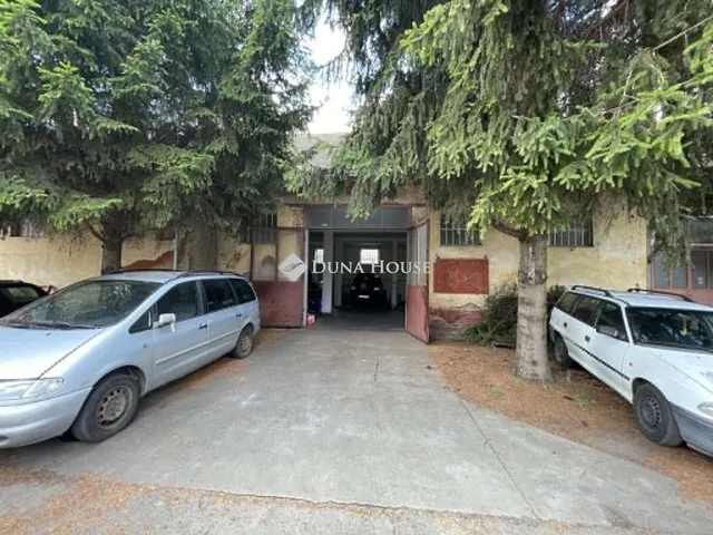 Eladó kereskedelmi és ipari ingatlan Nagykőrös 444 nm