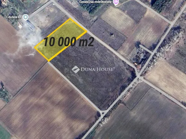 Eladó telek Ballószög 10000 nm