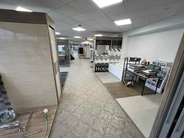 Kiadó kereskedelmi és ipari ingatlan Kecskemét 1000 nm