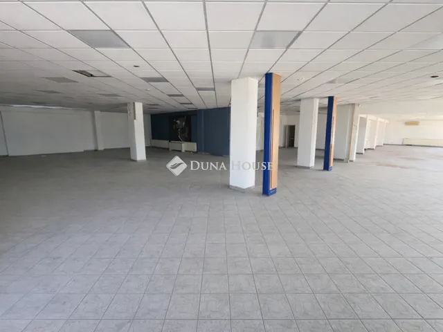 Eladó kereskedelmi és ipari ingatlan Kecskemét 566 nm