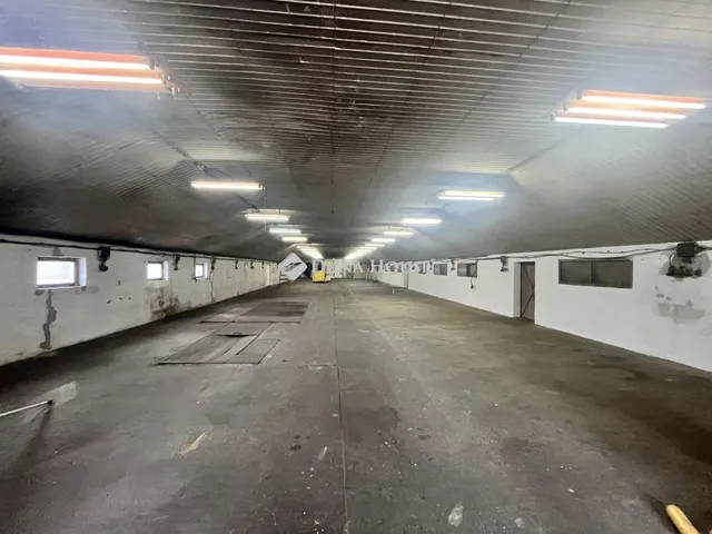 Kiadó kereskedelmi és ipari ingatlan Kecskemét 250 nm