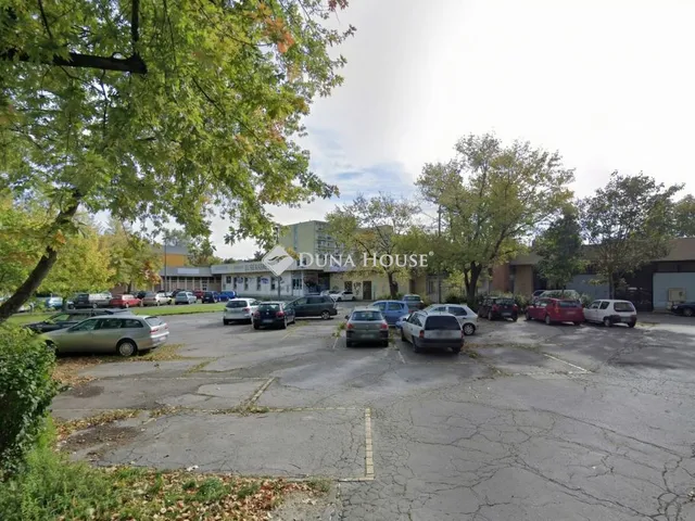 Kiadó kereskedelmi és ipari ingatlan Kecskemét 50 nm