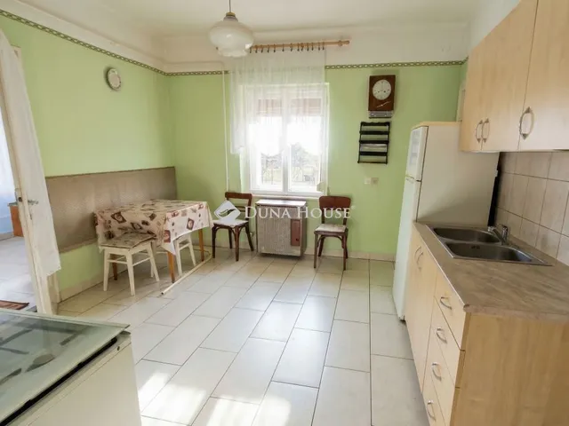 Eladó ház Városföld 76 nm