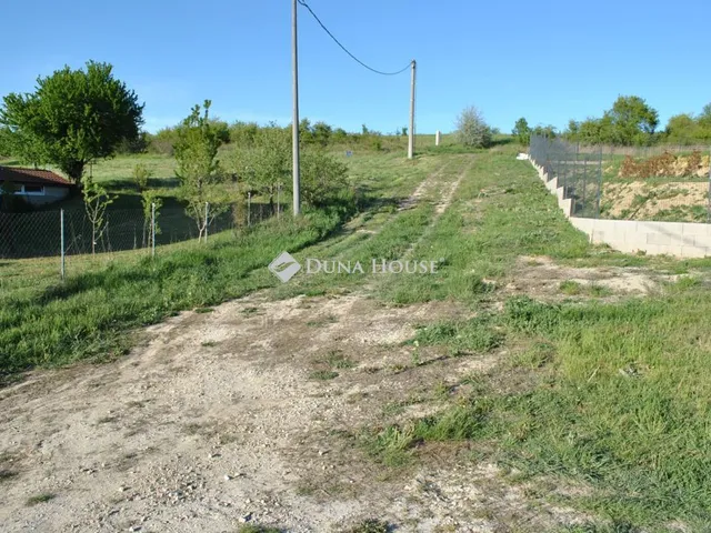 Eladó telek Tinnye 1502 nm
