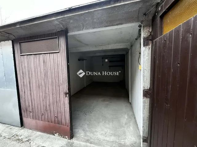 Eladó garázs Kecskemét 14 nm