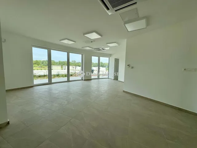 Kiadó kereskedelmi és ipari ingatlan Ballószög 50 nm