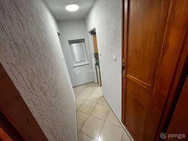 Kiadó kereskedelmi és ipari ingatlan Kecskemét 135 nm