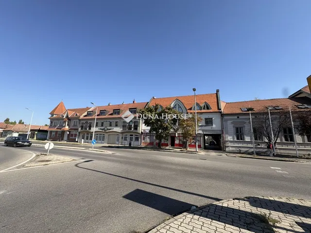 Kiadó kereskedelmi és ipari ingatlan Kecskemét 126 nm