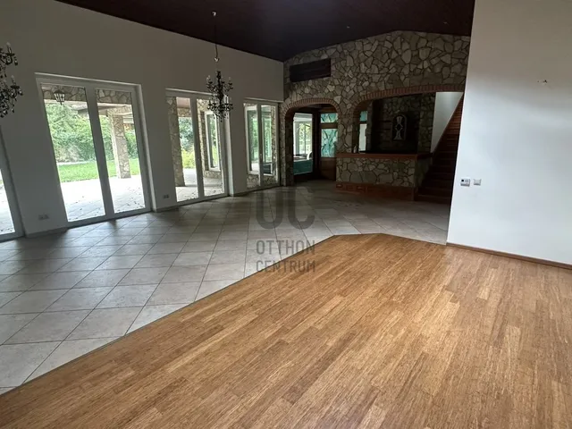 Eladó ház Érd, Fenyves-Parkváros 884 nm