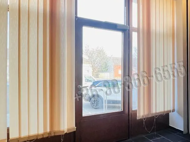 Eladó kereskedelmi és ipari ingatlan Budapest XXIII. kerület, Soroksár, Grassalkovich út 123 nm