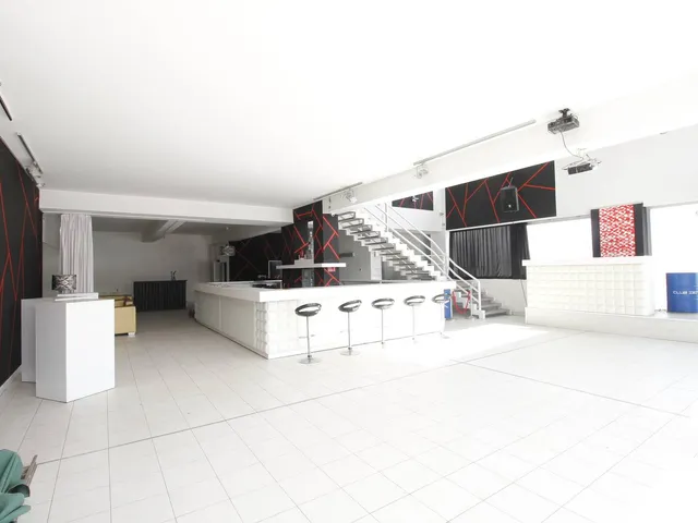 Kiadó kereskedelmi és ipari ingatlan Sopron, Győri út 400 nm
