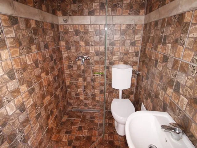 Eladó kereskedelmi és ipari ingatlan Sopron, Nyugati iparterület 32 nm