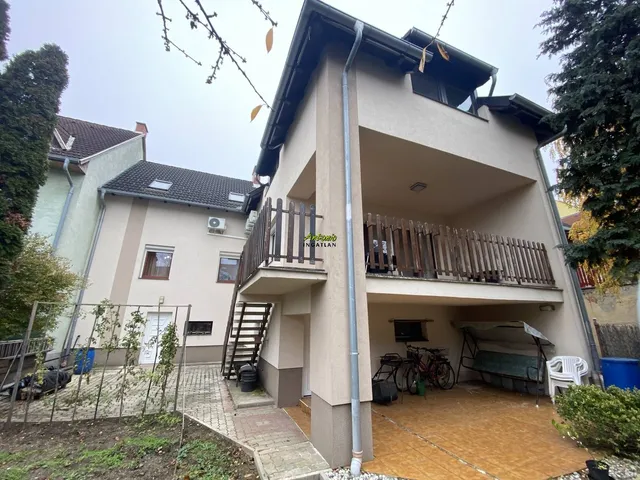 Eladó ház Sopron, Ravazd utcai lakótelep 209 nm